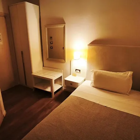 Sar'otel Boutique Tiran