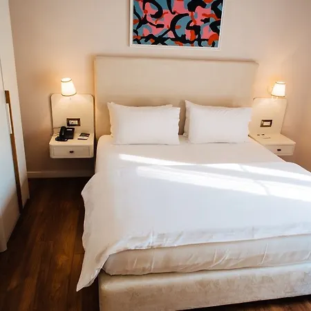 Sar'otel Boutique Tiran