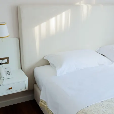 Sar'otel Boutique Szálloda 4*